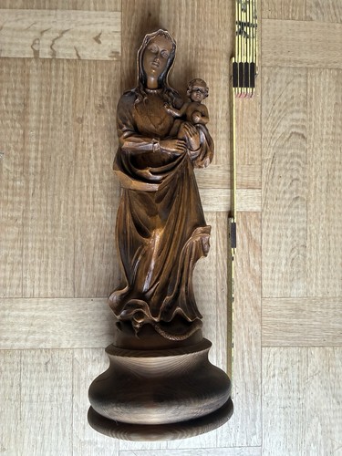 Handgeschnitzte holzfigur - handgeschnitzte,