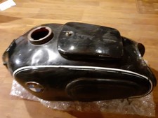 BMW Tank R26 R27 mit Benzinhahn; 1x Kniekissen; 1x Emblem