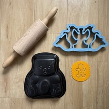 Back Zubehör Set,4tlg, Teigrolle,Schablone, Ausstechform,Kuchenform, neu/wie neu