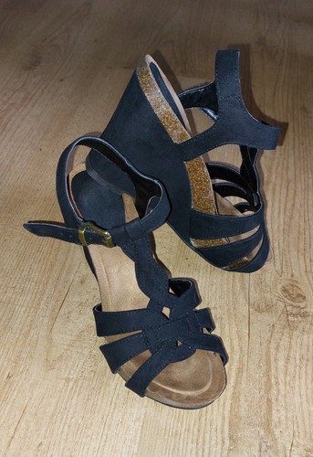 Riemchen pumps mit - riemchen, keilabsatz