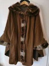 Umhang Cape mit großem