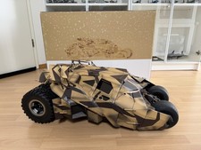 HOT TOYS BATMAN DARK KNIGHT
