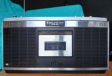 SOUND - 1040  vintage Radio