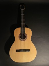 Martinez MC-20-S Konzertgitarre Label falsch