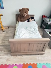 Kidsmill Kindermöbelset mit Kleiderschrank, Wickeltisch und Bett
