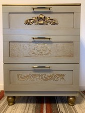 Großer geräumiger Kommode mit einem einzigartigen Dekor 108x79x42 cm