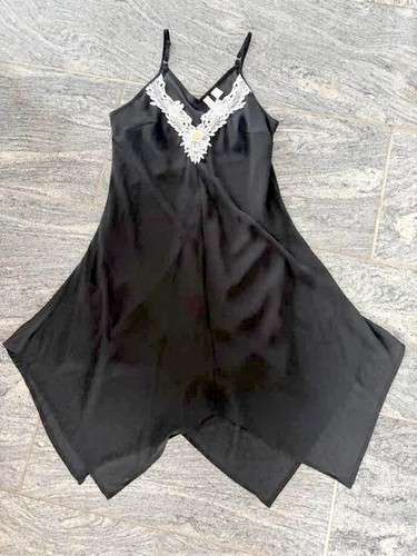 Bodyflrt zipfelkleid schwarz - ,