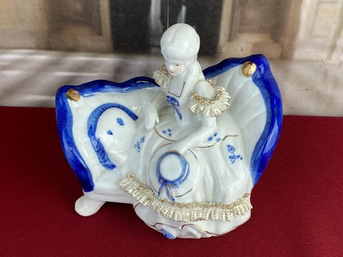 Figur aus porzellan teils - porzellan,