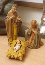 Tiroler Weihnachtskrippe : Heilige Familie . Berkalith. Butzon& Bercker