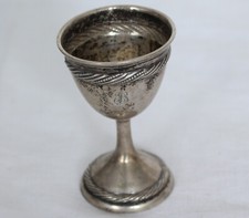 SCHÖNER ALTER EIERBECHER AUS