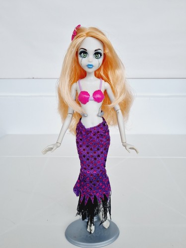 Once upon zombie arielle - zombie,