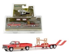 GMC K-2500 Sierra Grande + Car Trailer - 1982 - red / brown - Greenlight 1:64