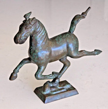 Atemberaubende bemalte Bronze