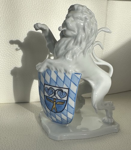 Bayerischer porzellanlöwe mit - bayerischer,