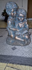 Große Gartenfigur Skulptur Kinder lesen Buch | Bronze-Optik | Wetterfest