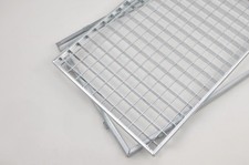 Gitterrost Normrost verzinkt 400x900x20 mm 30/30 mit Einlegerahmen