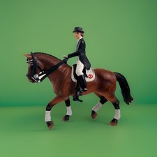 Schleich Dressurpferd Mit Reiterin 13296