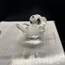 Kristall Hund Im Körbchen