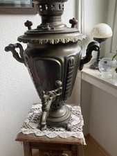 Original russischer Samowar mit Teekanne