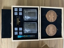 Whiskey Glas Set: 8 Steine, 2 Gläser, Zange