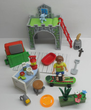Kind mit Kinderzimmer + City Life Junge Wohnen Figur Zubehör  Möbel + Playmobil