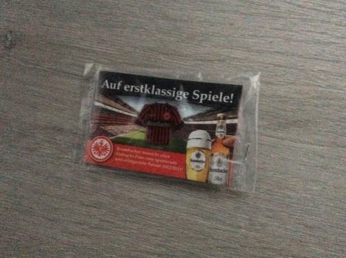Trikot pin eintracht frankfurt - trikot,