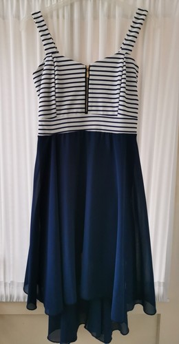 Hübsches blau weißes kleid - hübsches,