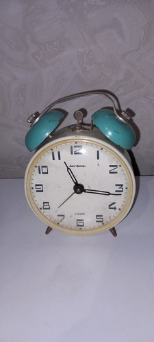 Alter mechanischer wecker mit - alter,