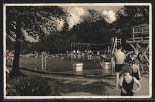 Arnsdorf /Sachs., Karswaldbad, Schwimmbecken mit Badegästen, Ansichtskarte 1948 