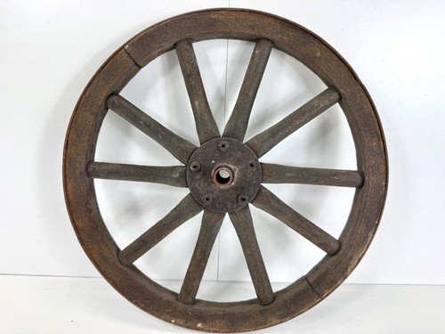 Altes antikes wagenrad - antikes, holzrad