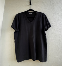 Globus Essentials Gray V-Neck