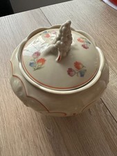 hübsche Dose mit Deckel -