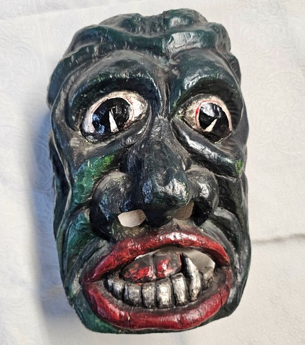 Alte geschnitzte holzmaske - alte,