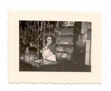 17061- Foto * Wirtin hinter