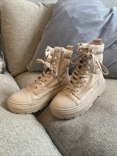Zara Stiefel Beige Gr. 32