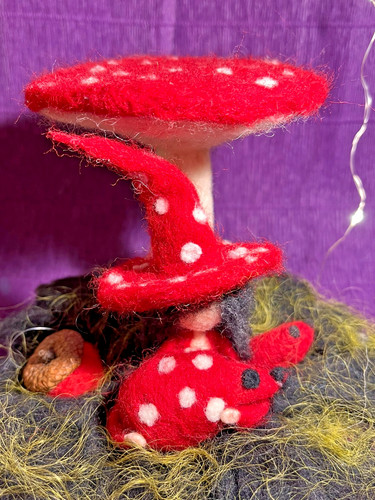 Fliegenpilzfee mit igel - 🍄,
