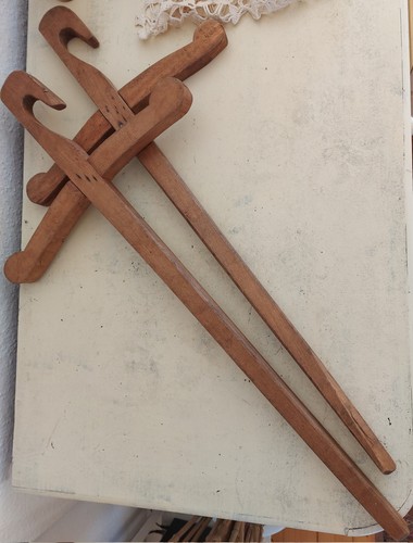 Alte kleiderbügel aus holz - alte,