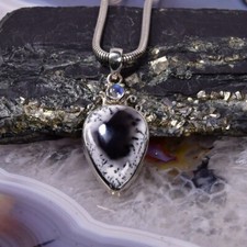 Dendritenopal Anhänger, 925er Silber, Edelsteinanhänger (12750), mit Mondstein