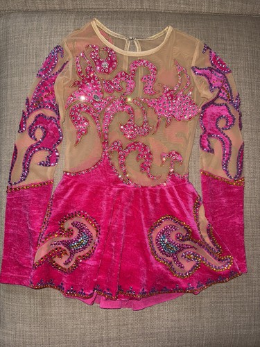 Pinkes wettkampfanzug mit - pinkes,