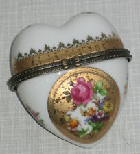 Herz Dose Porzellandose Herzdose Sammlerdose Parfüm Flakon Blumen Rose 7x7x4