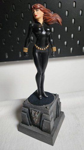 Black widow small scale - scale, statue