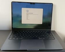 MacBook Air M2 (2022) –