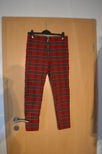 Enge hübsche strechige