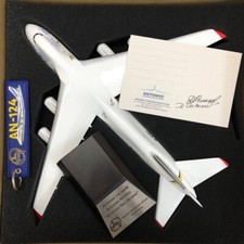Antonov 124 UR-82007 "Mykolaiv" 1:200 Flugzeugmodell Official Memorial Edition