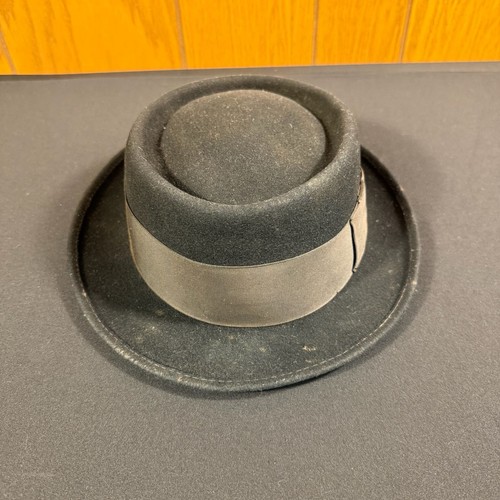 Vintage final city - vintage, hats