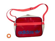 1980er Vintage Adidas Sporttasche Kunstleder rot-weiß ca. 30x40cm Germany