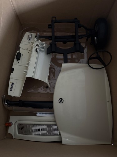 Trabant 601 luxe 8 - 601,