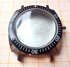 Älteres Armbanduhrgehäuse Metall 36,25  X 36,4 Innen D = 28,0 mm ca.. Plastik L.