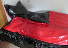 Lackbettwäsche 130x 200 cm mit Kissen Spielwiese in Lack Vinylbedset