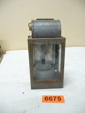 6675.     Alte  Petroleumlampe